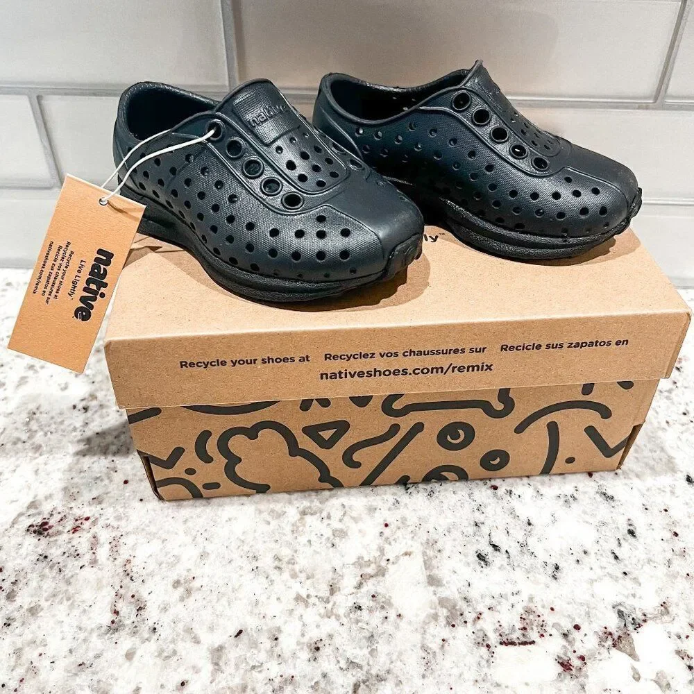 New in Box! Native BlackRobbie Sugarlite Slip On Shoes Size 4